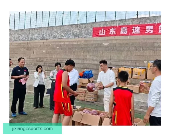 优质偶像山东队长高诗岩亲赴章丘乡村学校开展公益活动 优质偶像山东队长高诗岩亲赴章丘乡村学校开展公益活动